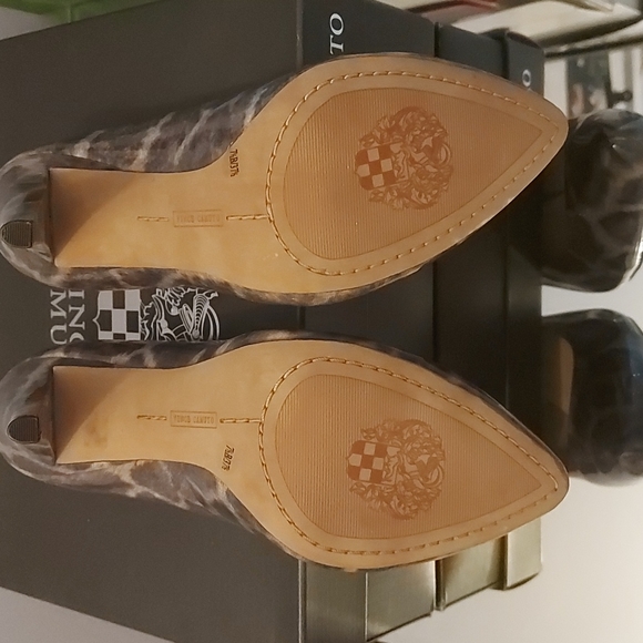 Vince camuto leopard print patent grey and cream 7.5 - Picture 3 of 4